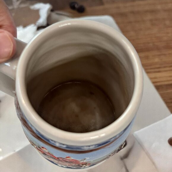 Budweiser Lighting the Way Home 1995 Holiday Stein - Picture 5 of 16